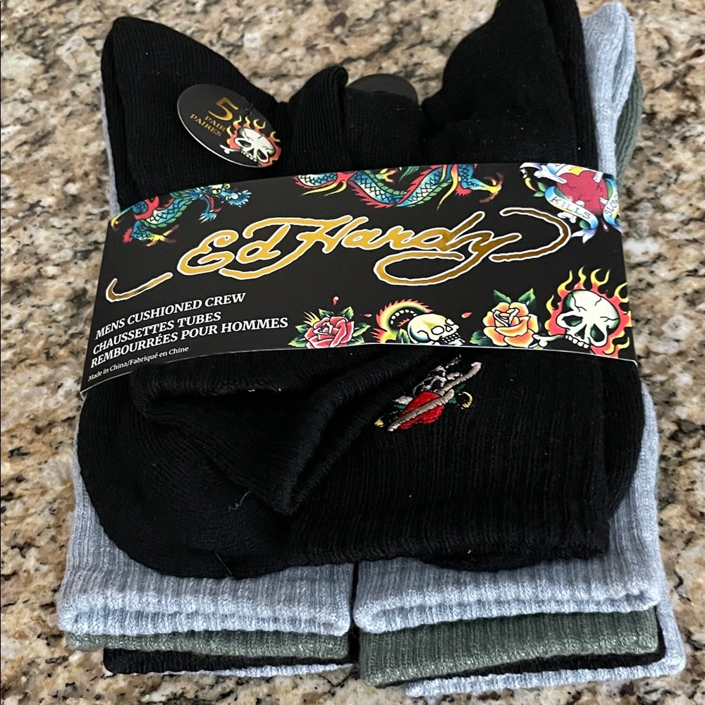 New Ed Hardy Men’s 5 Pair Crew Socks